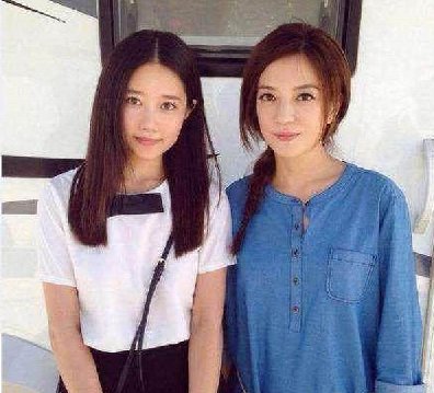 明星和粉丝合影傻傻分不清楚
