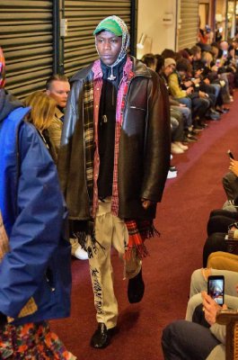 Vetements又引争议，被指抄袭了 Martin Margiela 经典的 Tabi boots