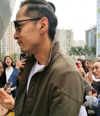 胡歌“心形”发型，惹粉丝热议