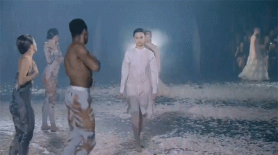 她是刘雯接班人？走男装秀出道的00后女模，还是吴亦凡粉丝？